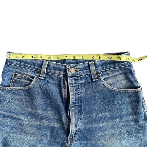 VTG Calvin Klein High Rise Mid Thigh Jean Shorts size 32 fits like 28 - Picture 5 of 9